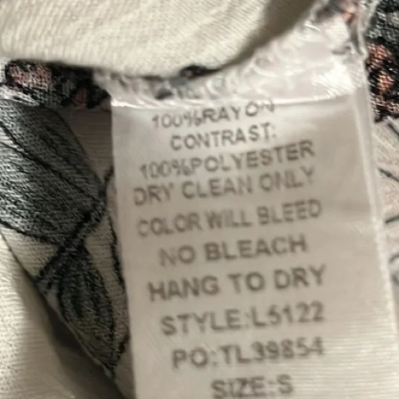 Bluheaven, Beautiful Butterfly, Floral Print Top, Multi Colors, Size Small - Picture 3 of 3